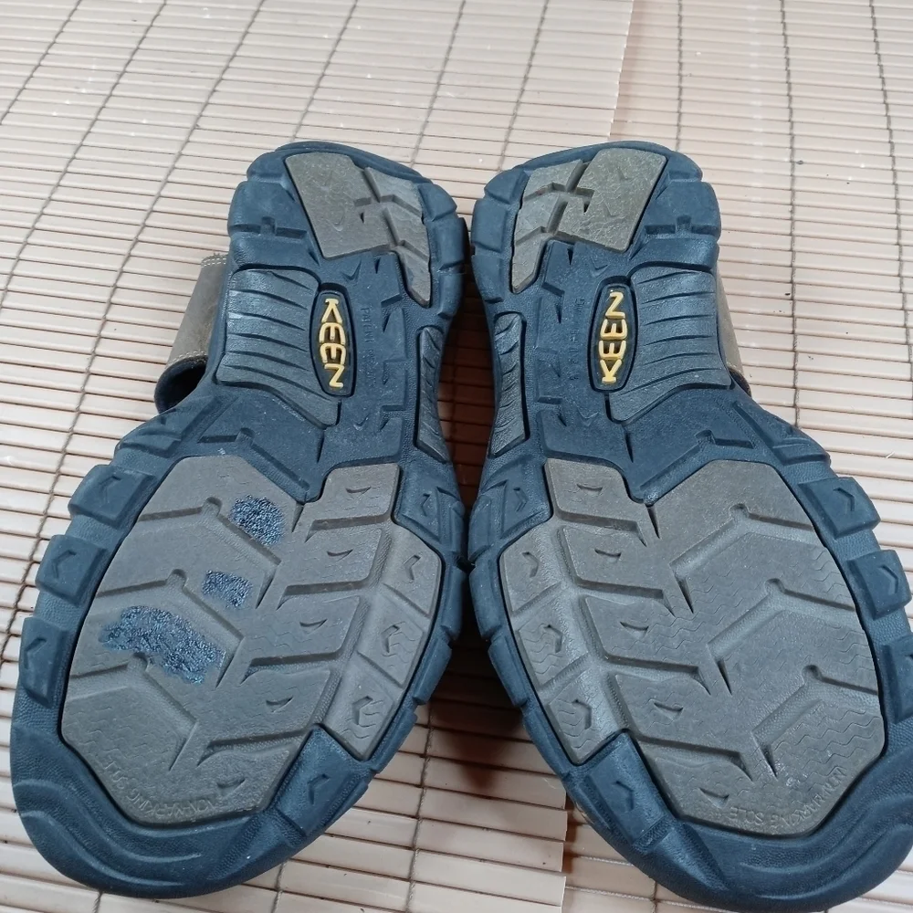 Keen SM 0608 Leather Waterproof Sandals Shoes Hiking Walking men's Sz 8.5 .  59.